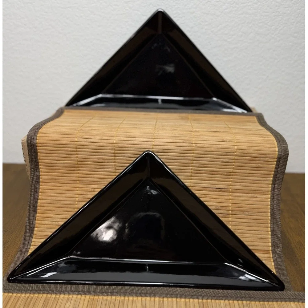 Pampered Chef Simple Additions Triangle Snack Plates Black Set of 2